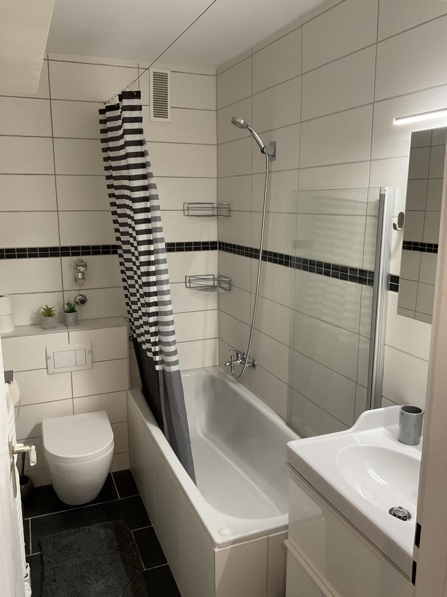 Privat Apartment - Top-Ausstattung, Aircon - Eilensteg 33 Celle Exterior photo